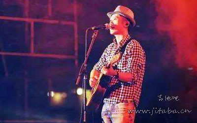 鹏泊《啷个哩个啷》吉他谱