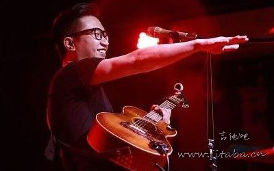 暗杠 小桥吉他谱 弹唱六线谱