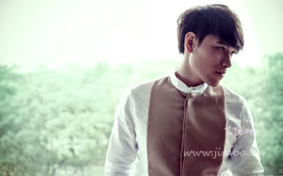 杨宗纬《给未来的自己》吉他谱 男生版