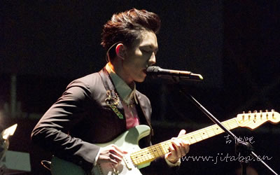 林宥嘉吉他谱成全